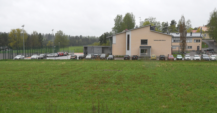 Tarvasjoen liikuntahallia ei saa miljoonalla