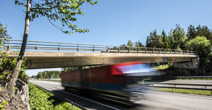 Tampereen valtatien ylittävä Moision risteyssilta puretaan viikonloppuna