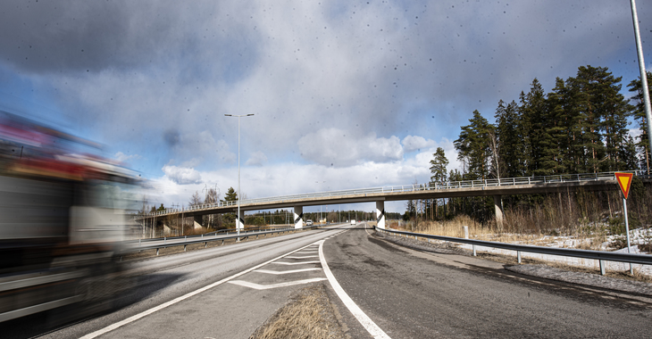Pahkan risteyssillan hyötyleveyttä kavennetaan