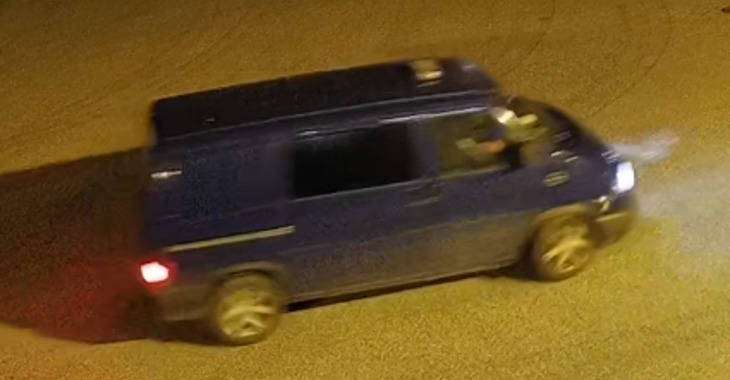 Poliisi pyytää tietoja sinisestä pakettiautosta Turun seudulla