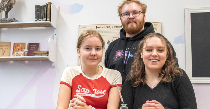 Murhamysteeri herättää vanhan kansakoulun