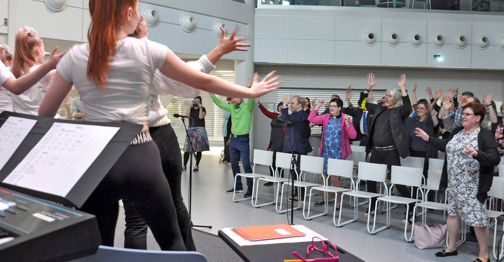 Ypsilon on esimerkillinen avaus