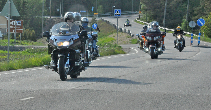 MotorCafe keräsi kaksi- ja nelipyöräiset