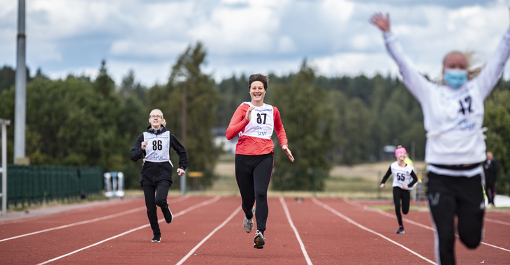Yritys nousi kanveesista ja liikuttaa nyt lapsia yleisurheilun parissa